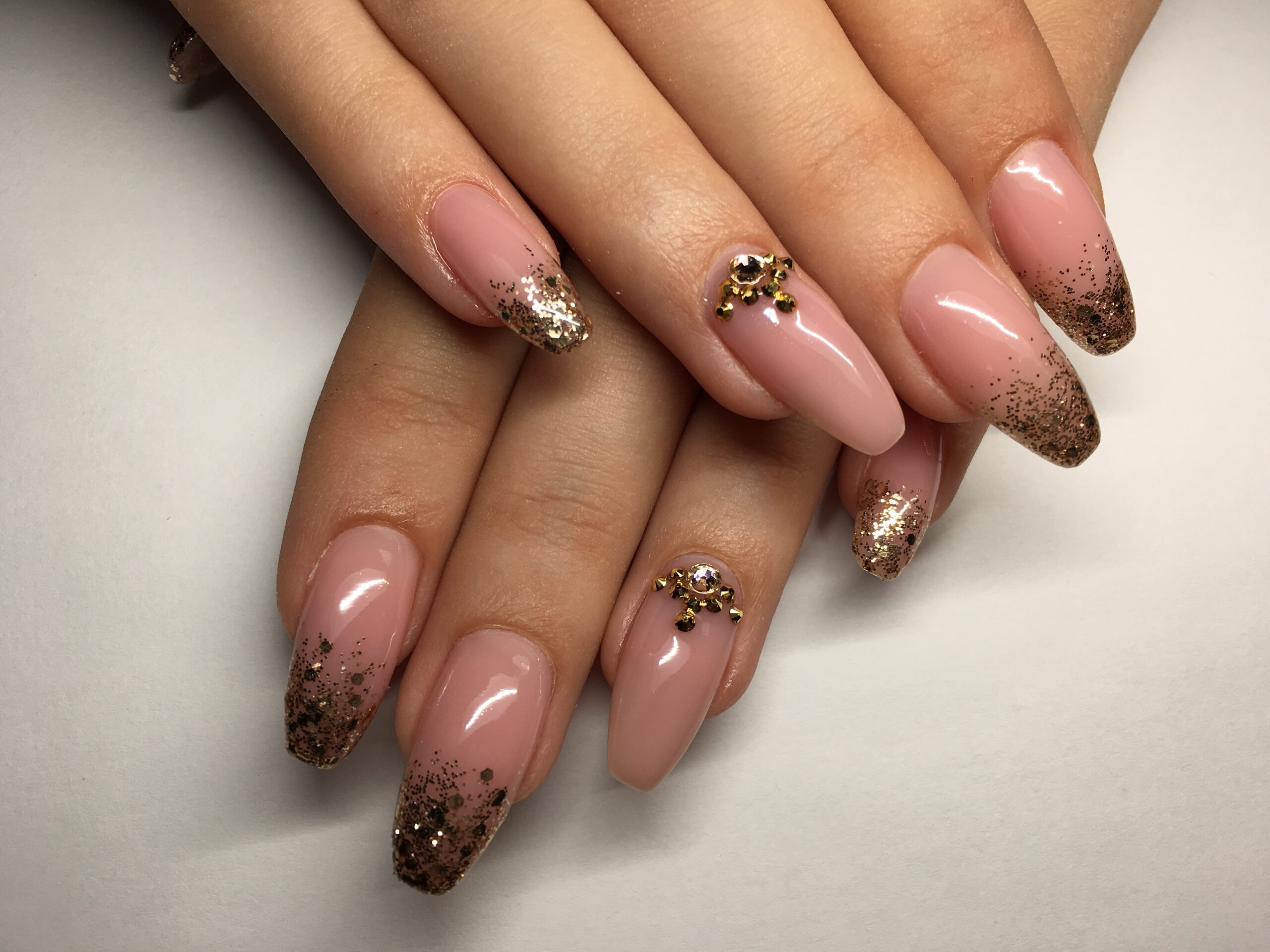 Nail art with gold details